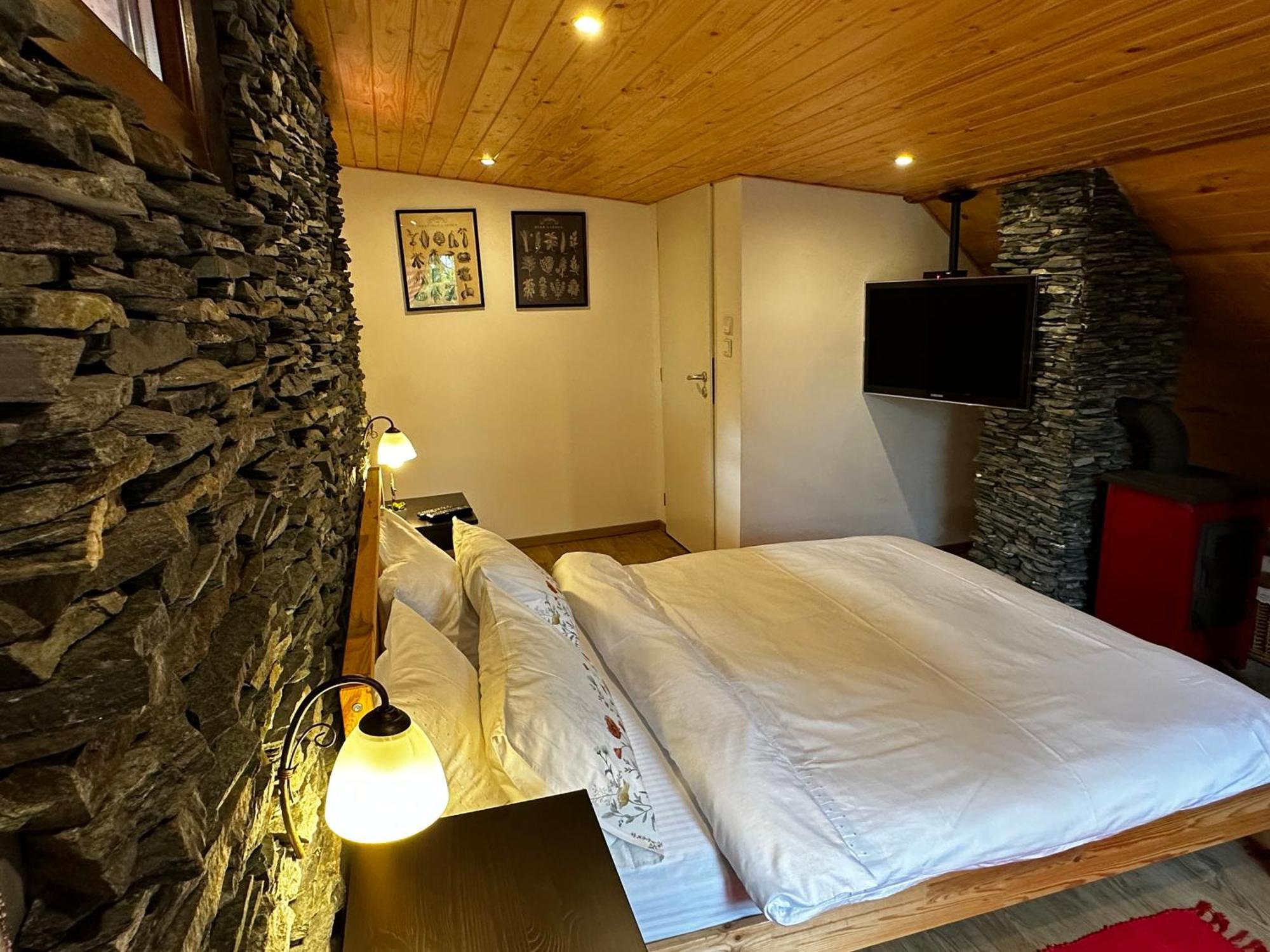 Mountain Chalet - Cabana La Muntele Baisorii Muntele Cacovei  Ngoại thất bức ảnh
