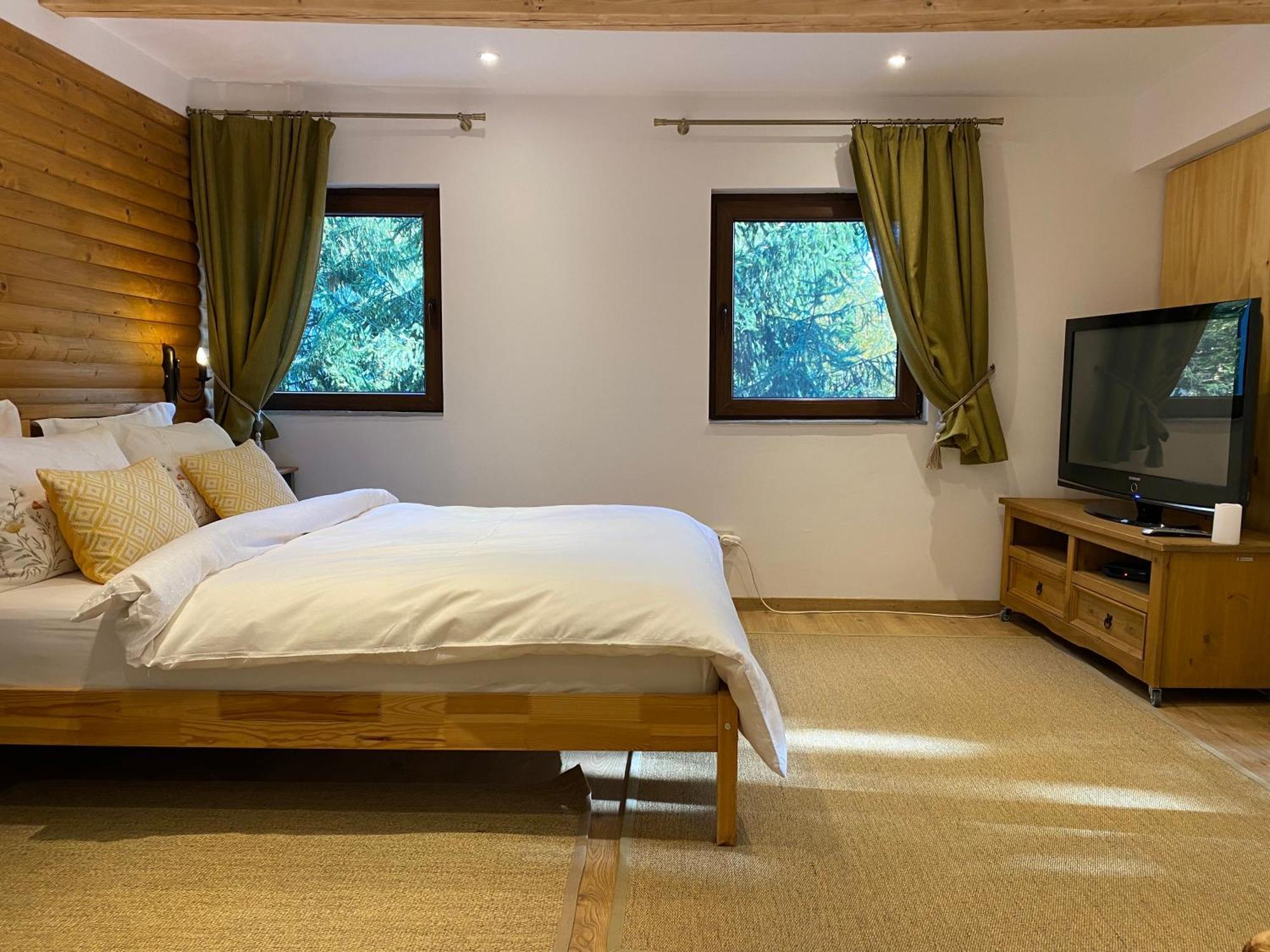 Mountain Chalet - Cabana La Muntele Baisorii Muntele Cacovei  Ngoại thất bức ảnh